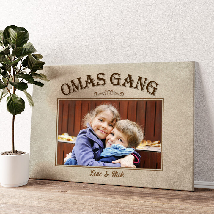 Leinwandbild personalisiert Omas Gang
